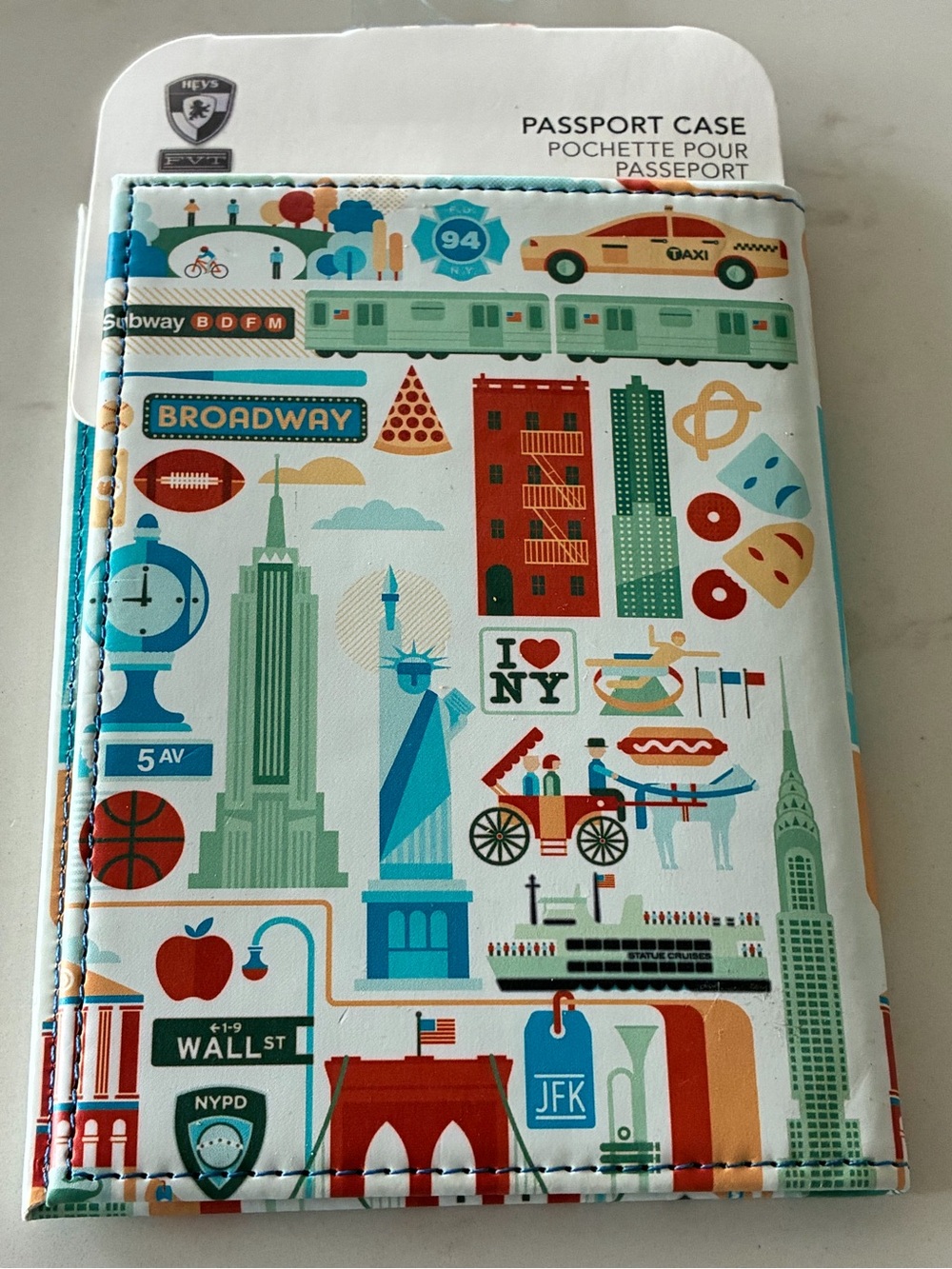 Heys FVT Cities - New York Passport Holder featuring a vibrant illustration NYC - Picture 2 of 7